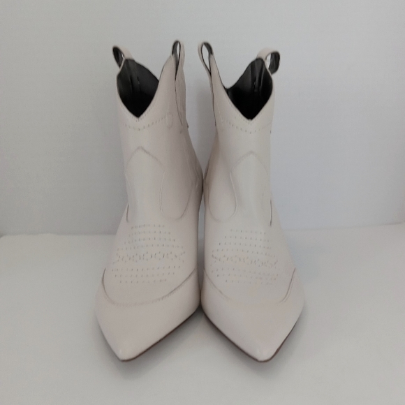 JESSICA SIMPSON Nelda Cream/Off White Leather Western Style Ankle Boot Size 9M - Picture 6 of 14